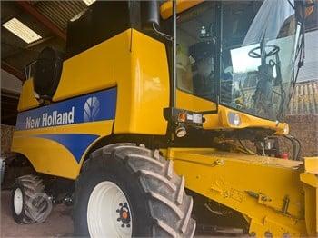 2011 NEW HOLLAND CSX7060